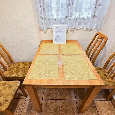 Free Parking Synagogue דירה