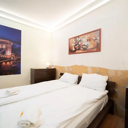 דירה Free Parking Synagogue