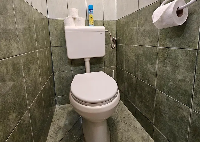 Free Parking Synagogue