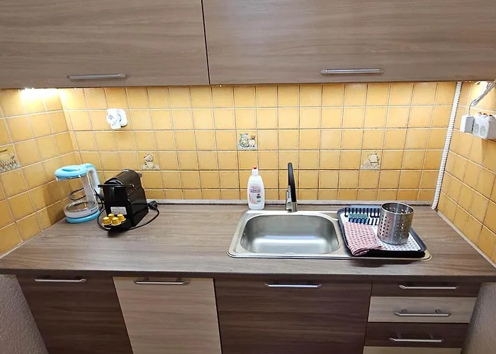 Free Parking Synagogue