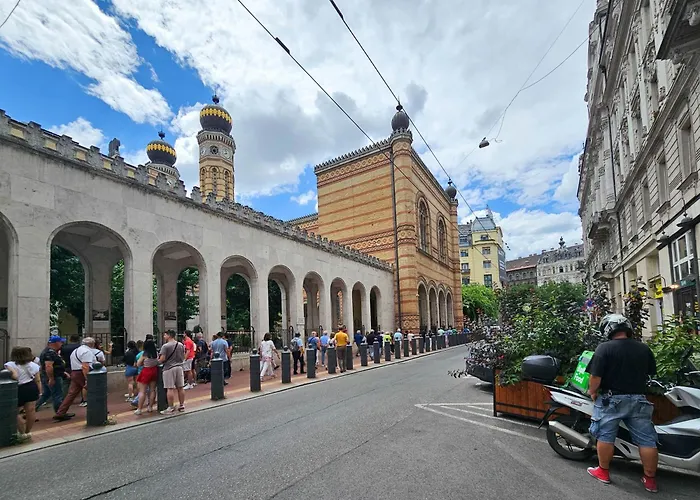 Free Parking Synagogue Apartament *