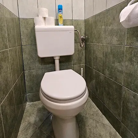 Free Parking Synagogue