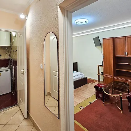 Free Parking Synagogue *